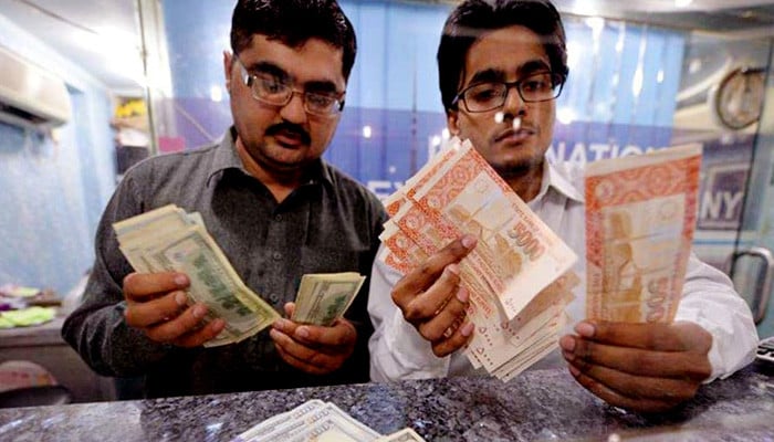 top-pakistani-currency-dealer-makes-big-prediction-about-dollar-rate