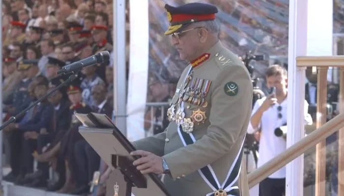 Chief of Army Staff General Qamar Javed Bajwa addressed a passing out parade at the Royal Military Academy. — Screengrab Facebook