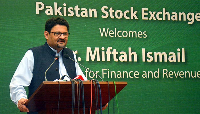 Federal Minister for Finance and Revenue, Miftah Ismail addresses to the members of Pakistan Stock Exchange (PSX) in Karachi on Friday, August 05, 2022. — PPI/File