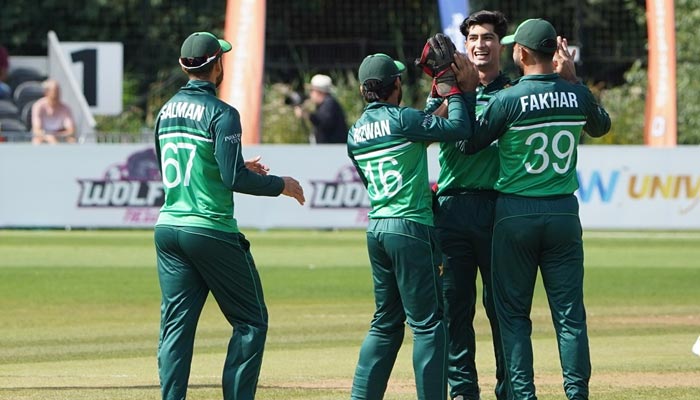 Pakistani bowlers celebrate after restricting the Netherlands batters at 186. — Twitter/TheRealPCB