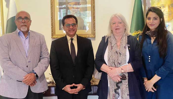 Director General (Americas) Mudassir Tipu (second left) and Executive Director of USEFP Rita Bruun Akhter (second right) held a meeting in Islamabad.