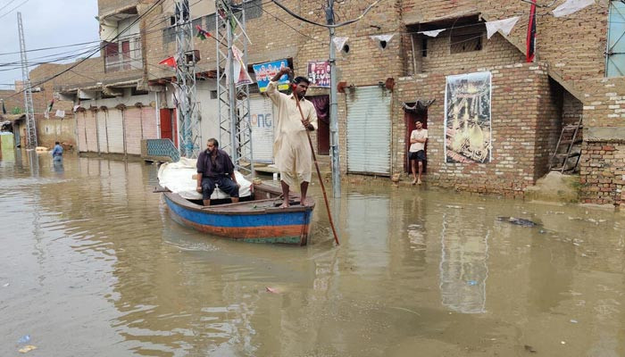 Death from 'abnormal rainfall, floods, cloudbursts' tops 900