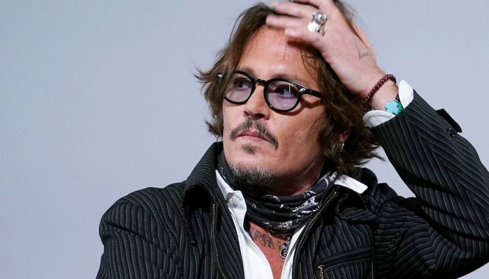 Johnny Depp’s surprise performance at VMAs leaves internet divided