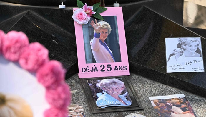 Tributes paid to Princess Diana, 25 years after her death
