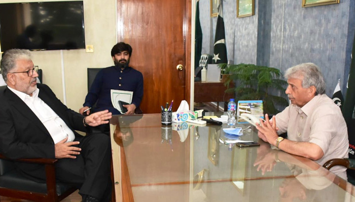 Federal Minister for Education Rana Tanveer Hussain discusses a relief package for university students with Chairman Higher Education Commission (HEC) Dr Mukhtar Ahmed in Islamabad. Courtesy Rana Tanveer Hussain Twitter