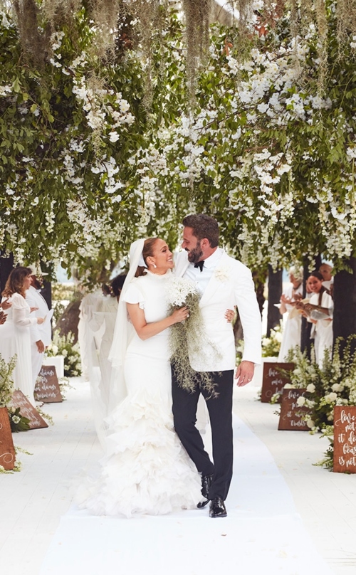 Jennifer Lopez, Ben Affleck didn’t not let any stomach virus ruin their ‘perfect’ wedding