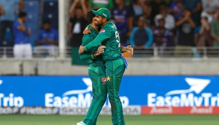 asia-cup-2022-pakistani-indian-netizens-react-to-green-shirts-super-four-stage-win