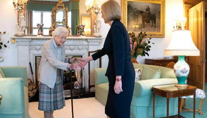 Britain´s Queen Elizabeth II and new Conservative Party leader and Britain’s Prime Minister-elect Liz Truss meet at Balmoral Castle in Ballater, Scotland, on September 6, 2022. Photo: AFP