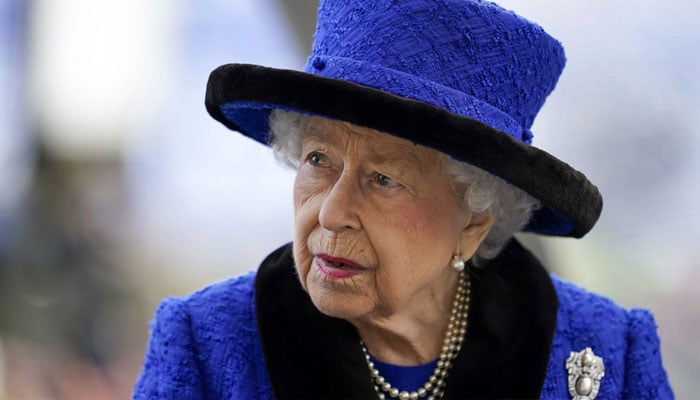 Queen Elizabeth’s health scare attracts major diagnosis warning: ‘Is it lymphoma?’