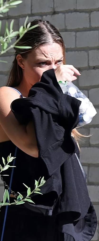 Margot Robbie appears distraught after leaving Cara Delevingne’s house amid health concern