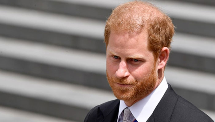 Prince Harry urged to ditch the book and return to estranged royals