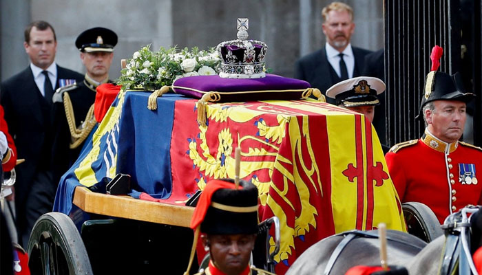 Queen Elizabeth II’s coffin leaves Westminster Abbey for Wellington Arch