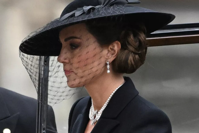 Kate Middleton pays stunning tribute to late Queen Elizabeth at historic funeral