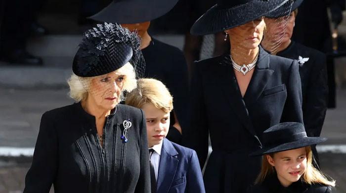 Camilla worries royal admirers at Queen Elizabeth II funeral: 'Feel ...