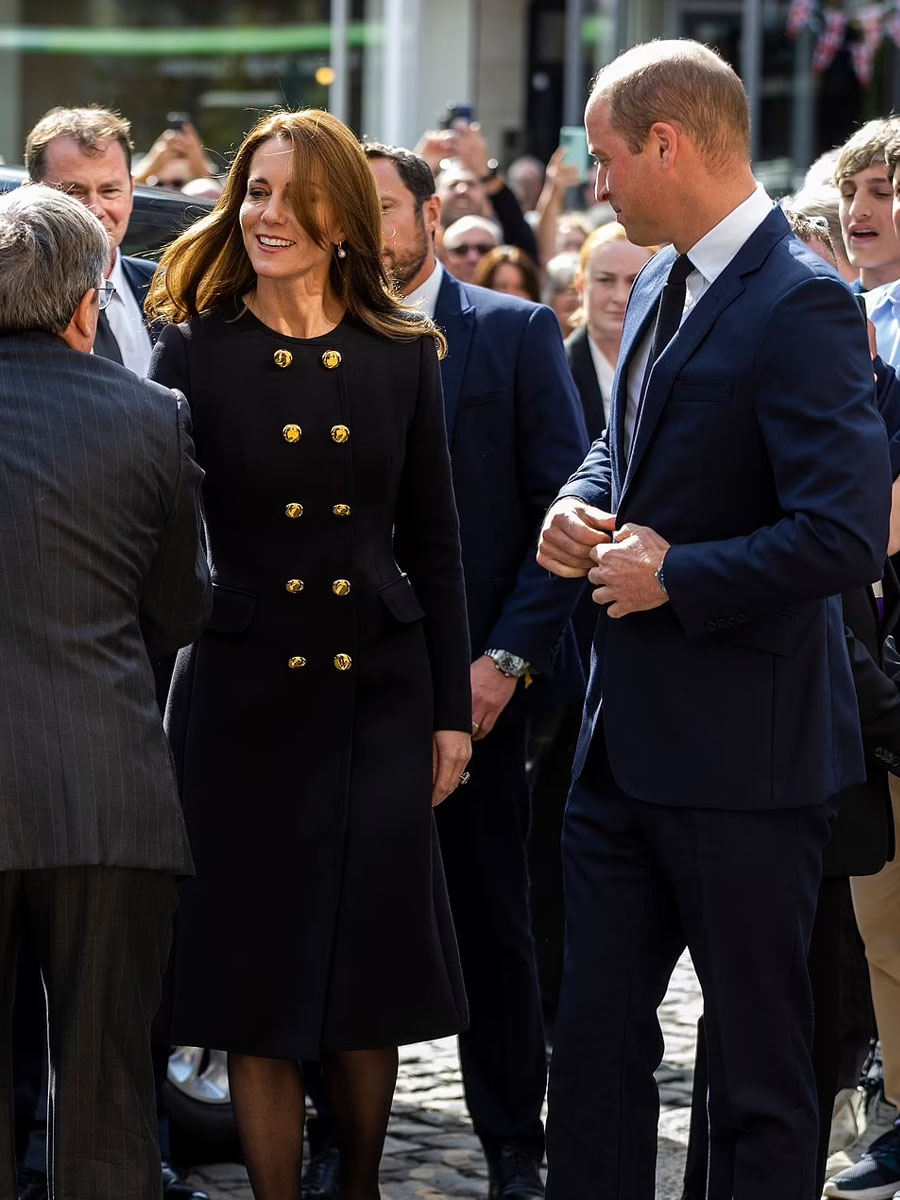 William, Kate thank Windsor staff, volunteers for organizing Queen’s committal service