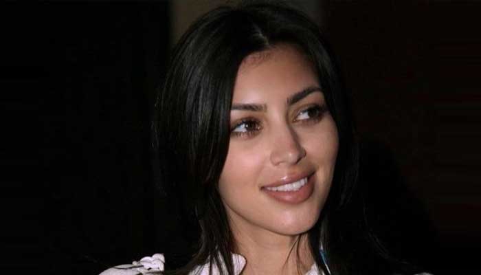 Kim Kardashian mengalami kerusakan pakaian yang memalukan di Milan Fashion Week