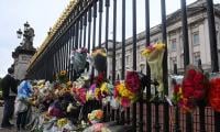 Queen Elizabeth's floral tributes to be taken down, details