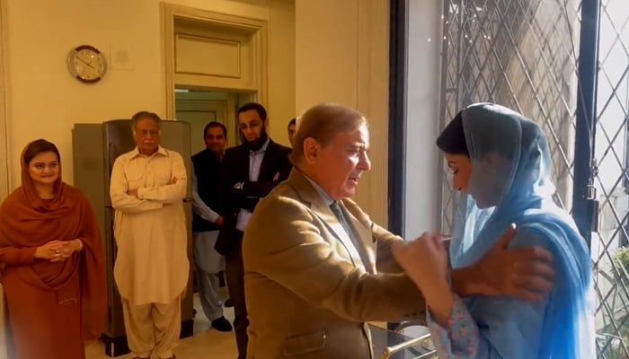 PM Shahbaz Sharif greets Maryam Nawaz after her acquittal in Avenfield case. Screengrab
