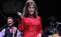 Loretta Lynn, country music luminary and songwriting pioneer, dies at 90