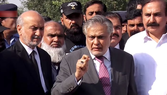 A screengrab of Finance Minister Ishaq Dar outside an accountability court in Islamabad on October 7, 2022. — Screengrab