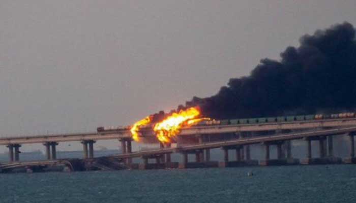 Fire breaks out on Crimea bridge. Photo: Twitter/@saintjavelin