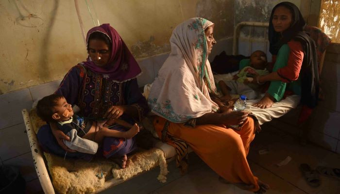 Sindh ve Belucistan, selden etkilenen bölgelerde sivrisinek sorununu ortadan kaldırmak için ordu yapımı böcek ilacı kullanacak