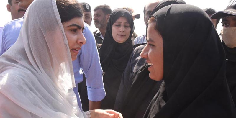 DADU: Nobel Peace Laureate Malala Yousufzai meets a flood-affected girl. Miss Sohela, at a relief camp near MNV Drain, Union Council Johi – 2. — CM House