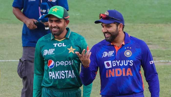 Pakistan captain Babar Azam (L) and India captain Rohit Sharma. — AFP/File