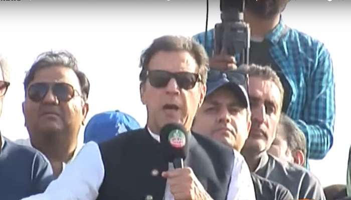 PTI Chairman Imran Khan addressing the partys long march towards Islamabad in Gujranwala on November 2, 2022. — Screengrab/ Geo News