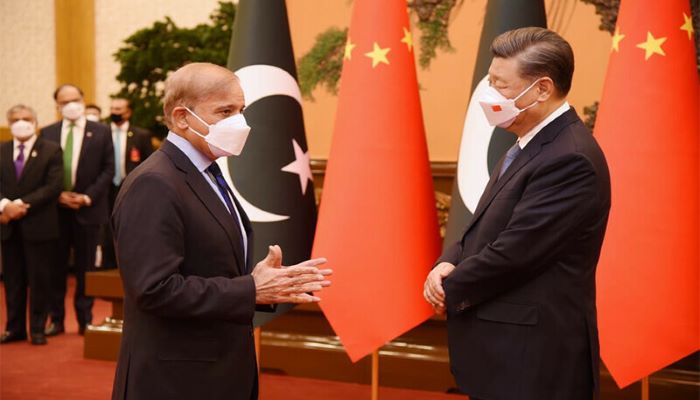 Prime Minister Shehbaz Sharif interacts with Chinese President Xi Jinping on his first official visit to China. —@Marriyum_A/Twitter