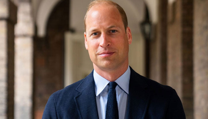 Pangeran William menjaga jarak dengan orang-orang saat ia mengambil peran kerajaan baru