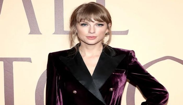 Taylor Swift wins big at MTV Awards