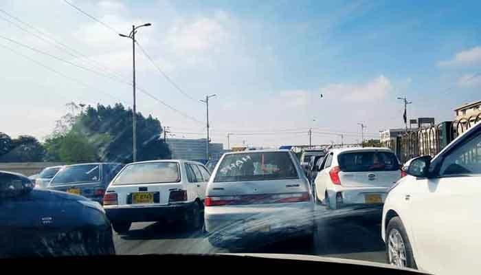 Karaçi, kendini biraz zahmetten kurtarmak için bu trafik planını uygula