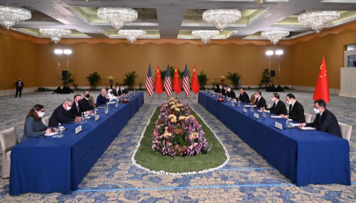 US President Joe Biden (L) and China´s President Xi Jinping (R) meet on the sidelines of the G20 Summit in Nusa Dua on the Indonesian resort island of Bali on November 14, 2022.— AFP