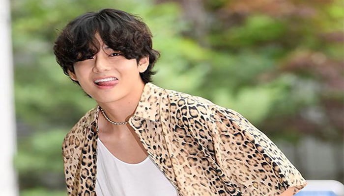 BTS V goes completely naked on social media?: Check out his mind boggling story