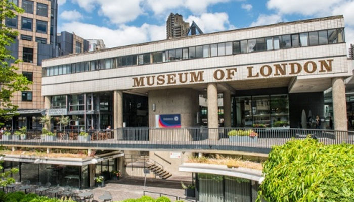 Museum of London packs up 46 years after Queen Elizabeth opened it