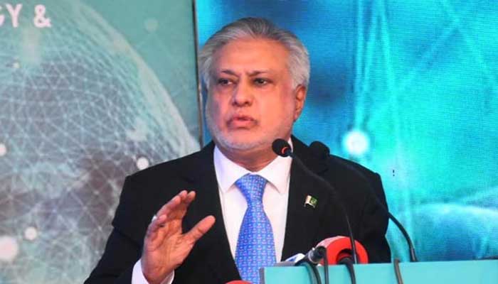 Federal Finance Minister Senator Ishaq Dar is addressing the All Pakistan Chartered Accountants Conference 2022 on Sustainability, Technology and Transformation in Islamabad on October 19, 2022. — APP
