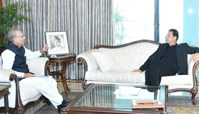 President Dr Arif Alvi and PTI chief Imran Khan meets. — Twitter/File