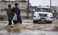 Two dead as Saudi storm closes schools, cuts main road to Makkah