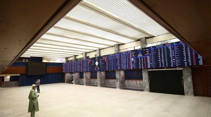 Stocks tumble over 850 points as SBP's surprise interest rate hike dampen sentiment