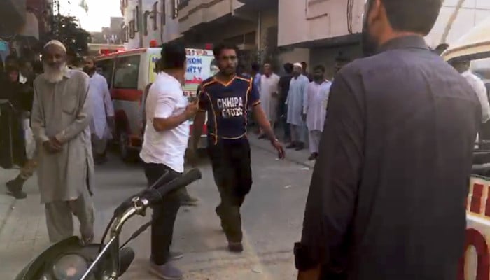 Karaçi’de bir adam karısı ve üç kızını öldürdü: polis