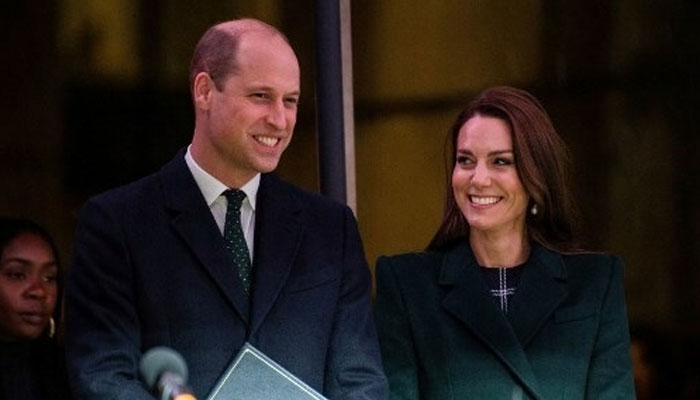 Prince William love gaze at Kate Middleton lauded during US tour