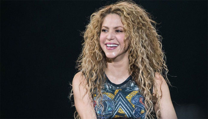 Is Shakira dating her 24-year-old surfing instructor?