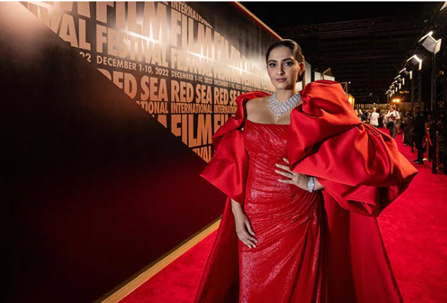 Sonam Kapoor makes stunning appearance at the Red Sea IFF: See pictures