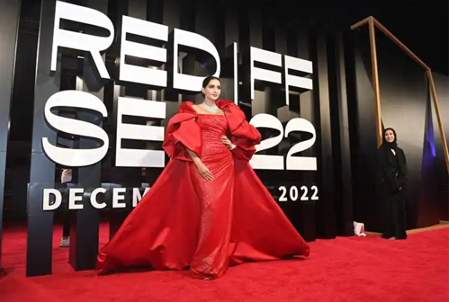 Sonam Kapoor makes stunning appearance at the Red Sea IFF: See pictures