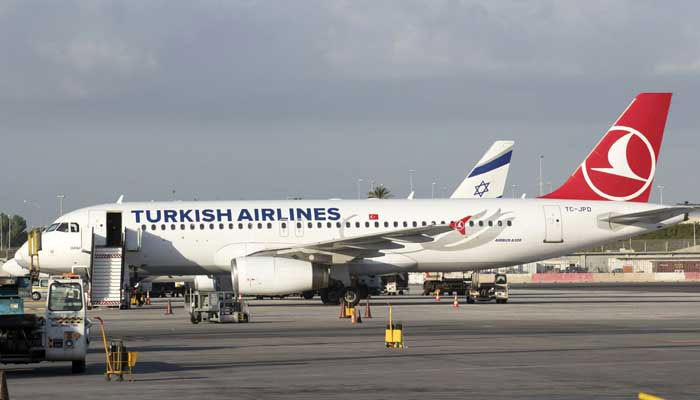 Tayland’a gitmekte olan Türk uçağı Karaçi Havalimanı’na acil iniş yaptı