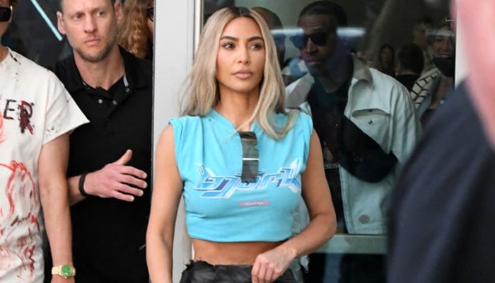 Kim Kardashian fans react as she shows off wrinkly stomach: ‘It looks bizarre’