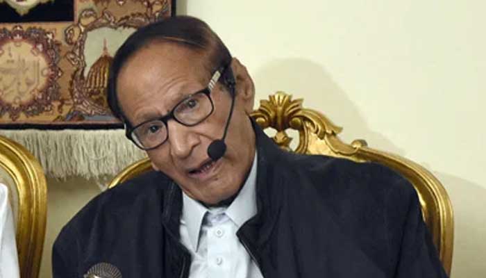 Pakistan Muslim League-Quaid (PML-Q) chief Chaudhry Shujaat Hussain addressing a press conference at his residence in Islamabad on August 1, 2022. — Online