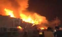 Huge Fire Burns Down More Than 300 Shops In Islamabad's Sunday Bazaar 