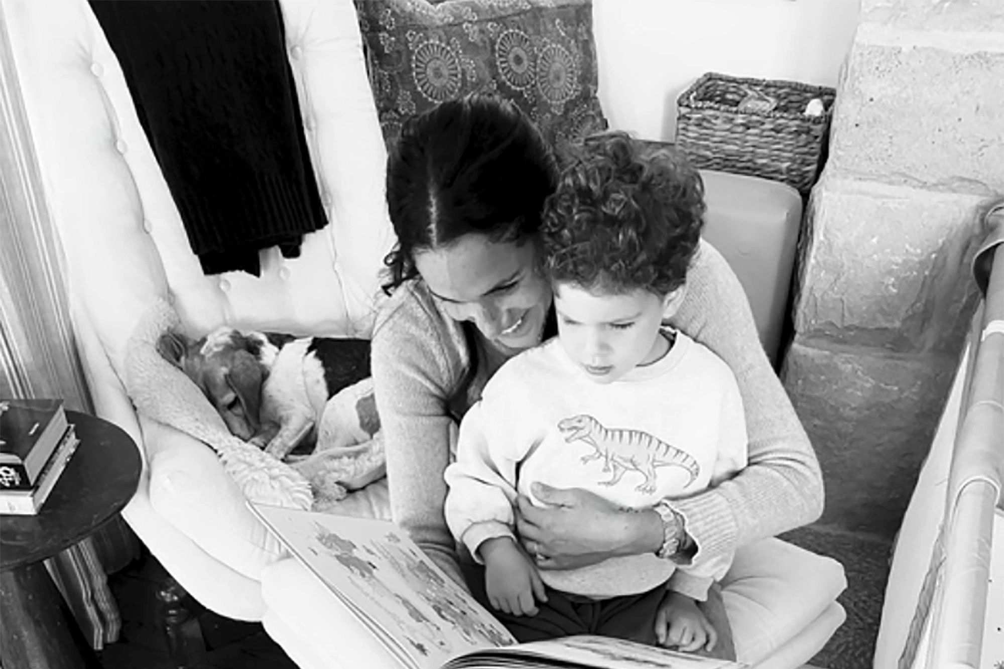 Pic: Prince Harry, Meghan Markle show off never-before-seen images of Archie, Lilibet